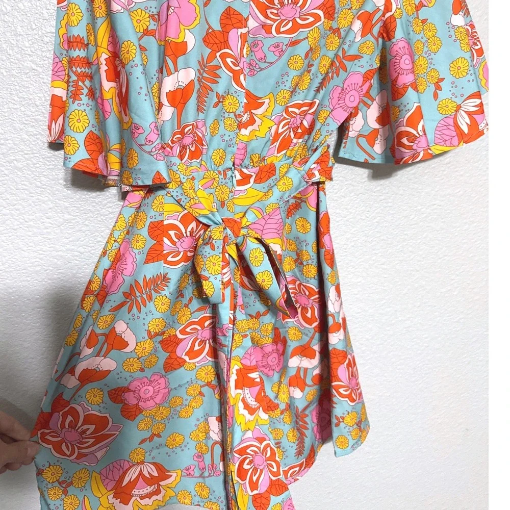 Retro Floral V-Neck‎ Romper Small Blue Orange Pink 70s Style Flutter Sleeves Tie
